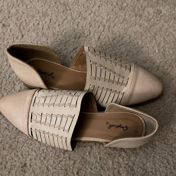 Flats! Must have staple! - Picture 1 of 3